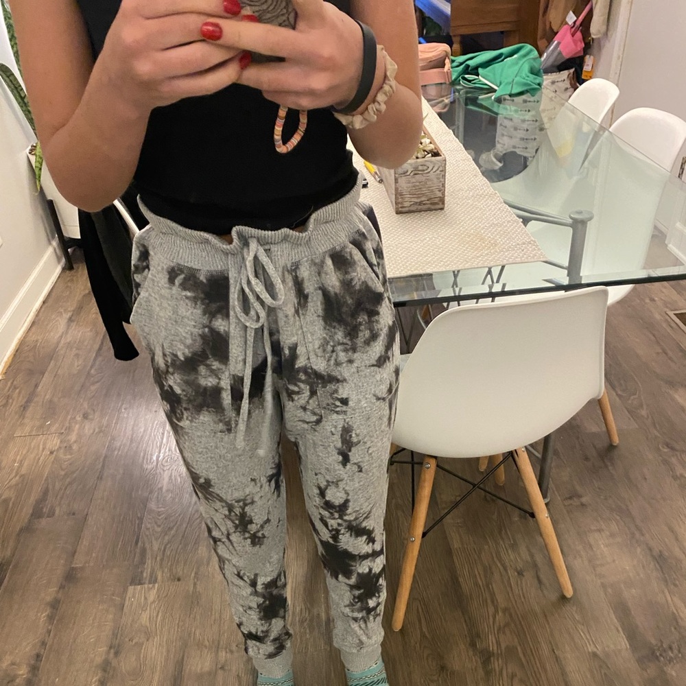 Grey tie die joggers